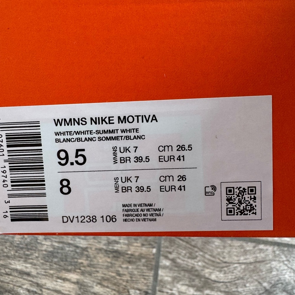 Brand New Nike Motiva “Pure Platinum” Women's Walking Shoes DV1238-106 - Picture 10 of 10